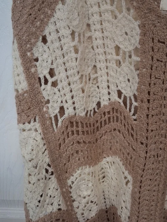 POL Crochet Tank Top in Cream and Tan - Picture 3 of 5